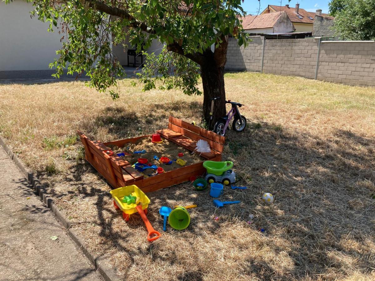 Apartman Maay Hlohovec Exteriér fotografie